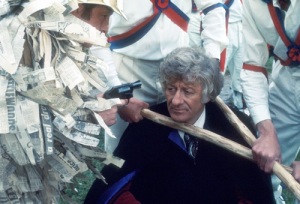 doctor_who_the_daemons_jon_pertwee_at_pistol-point