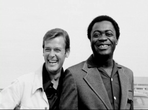 live_and_let_die_roger_moore_and_yaphett_kotto_relaxed_in_new_orleans