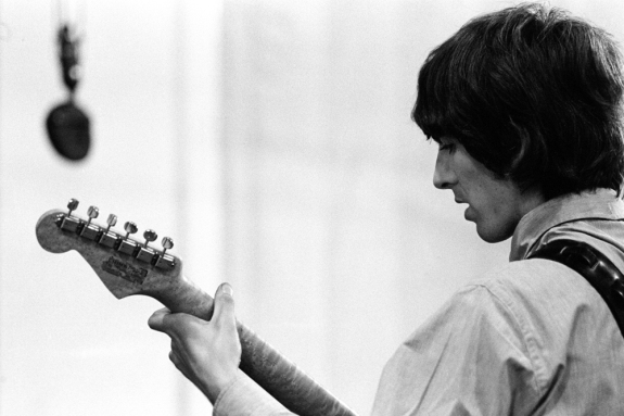 revolver_george_harrison_with_his_guitar